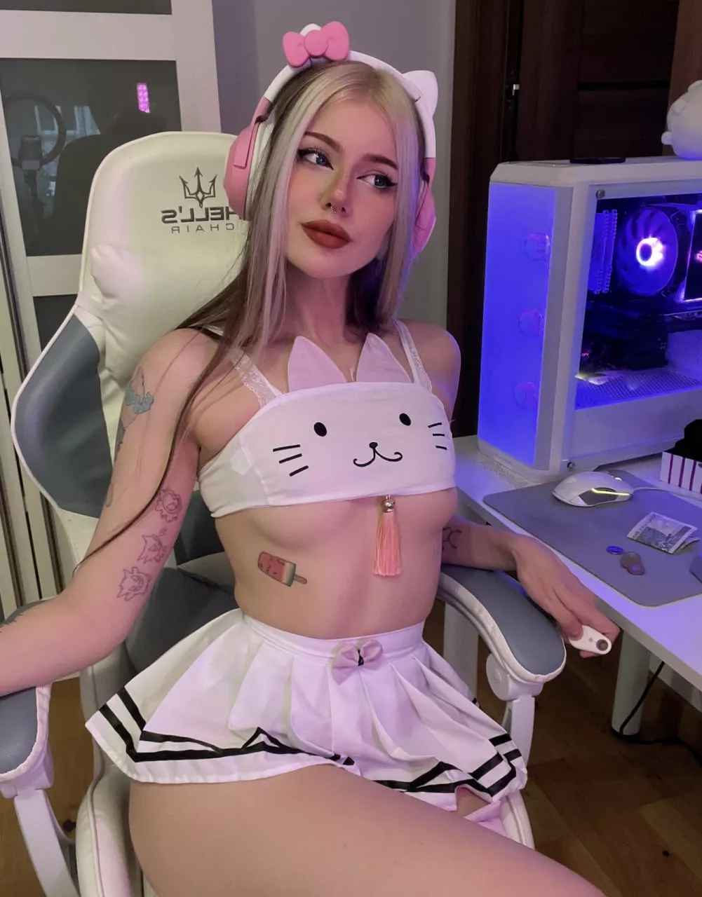 Maybe you can be my daddy 😳