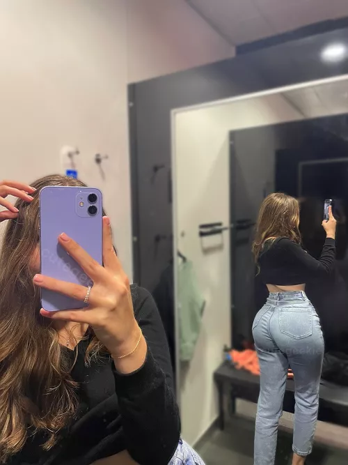 Mirror mirror on the wall… [f]