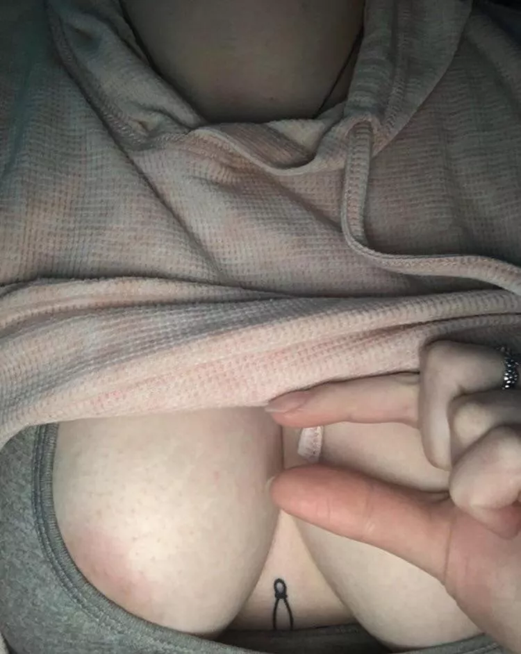 Mommy will humiliate the tiny clits of everyone who upv and say hi to this 😂🤏