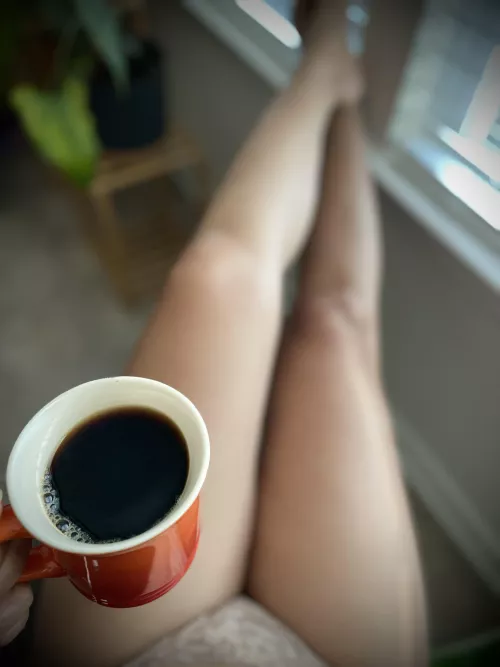 My coffee is too hot to handle .