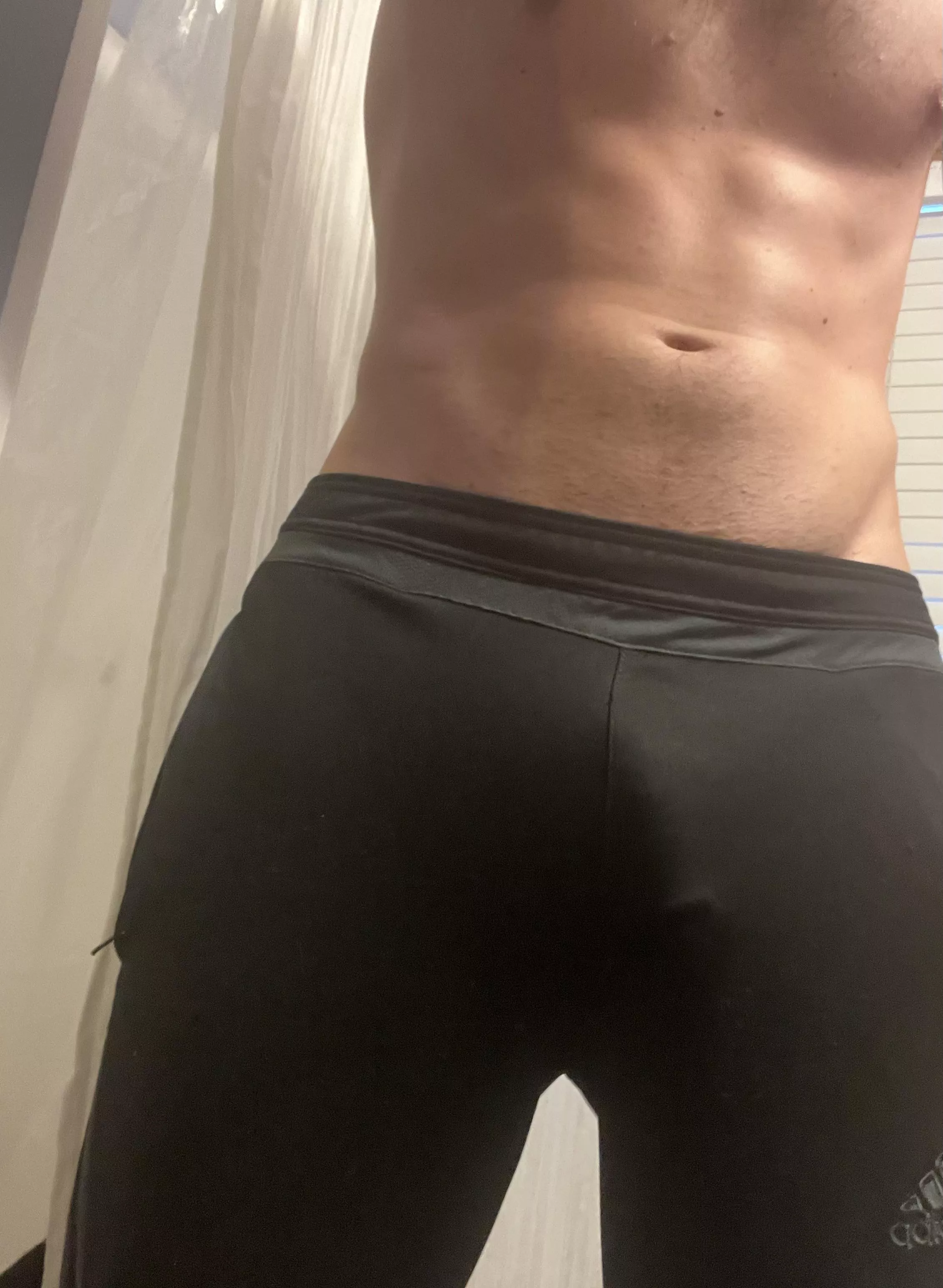 My favorite workout sweats. Would you come up to me at the gym?