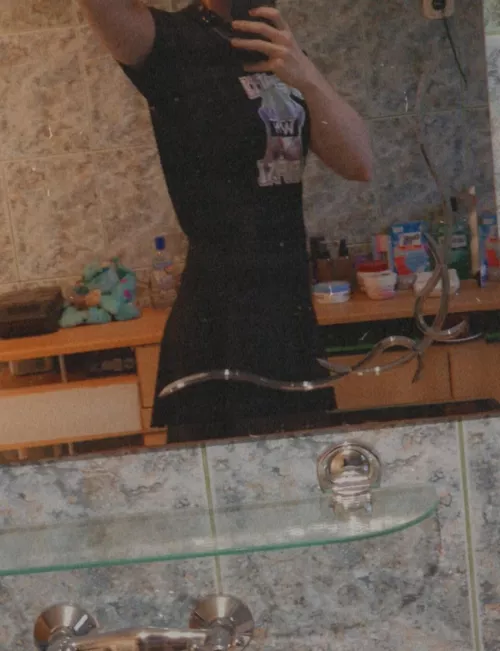 My first post here. Do I look feminine? :3