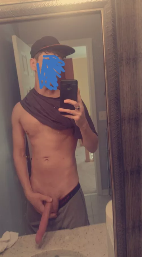 recently got out of a 6 year relationship. wanna bury my big dick in some pussy near Chicago