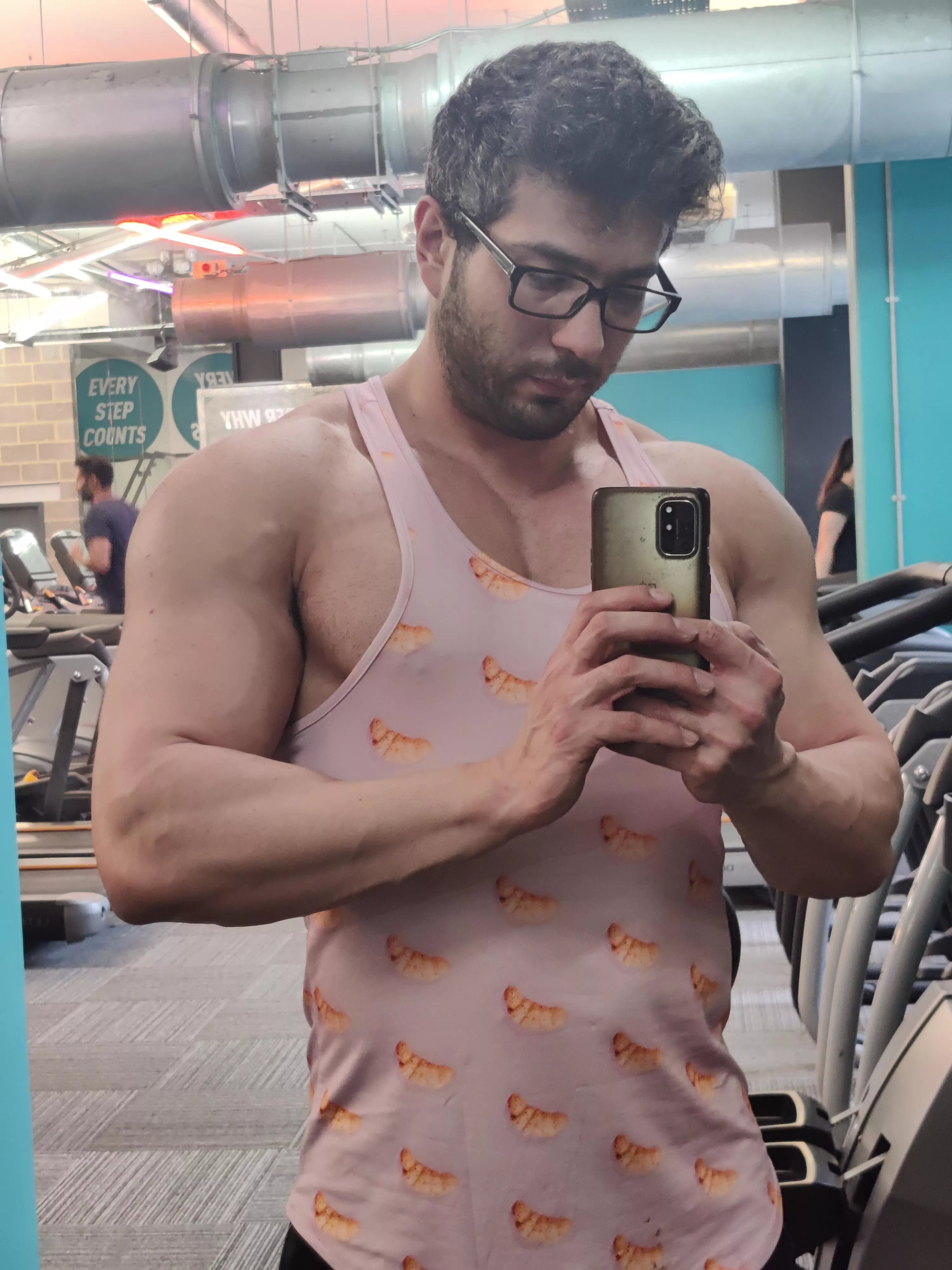 Rushed the gym to play LoL