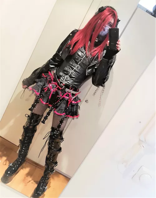 The outfit I made today makes me feel like a Demon Queen ☠😈