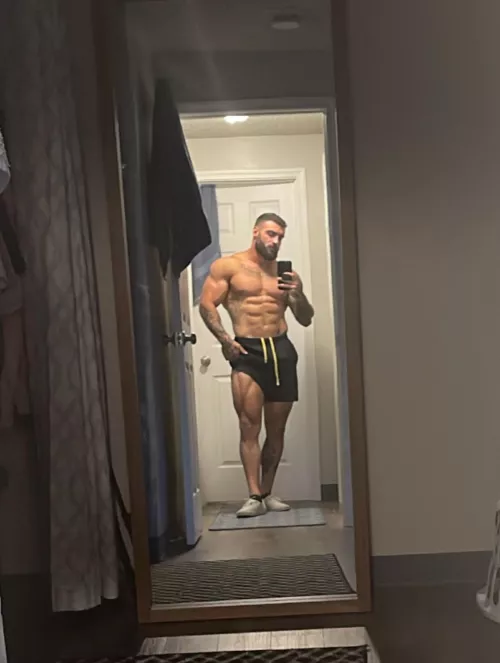 To cover or not cover the thigh🤔