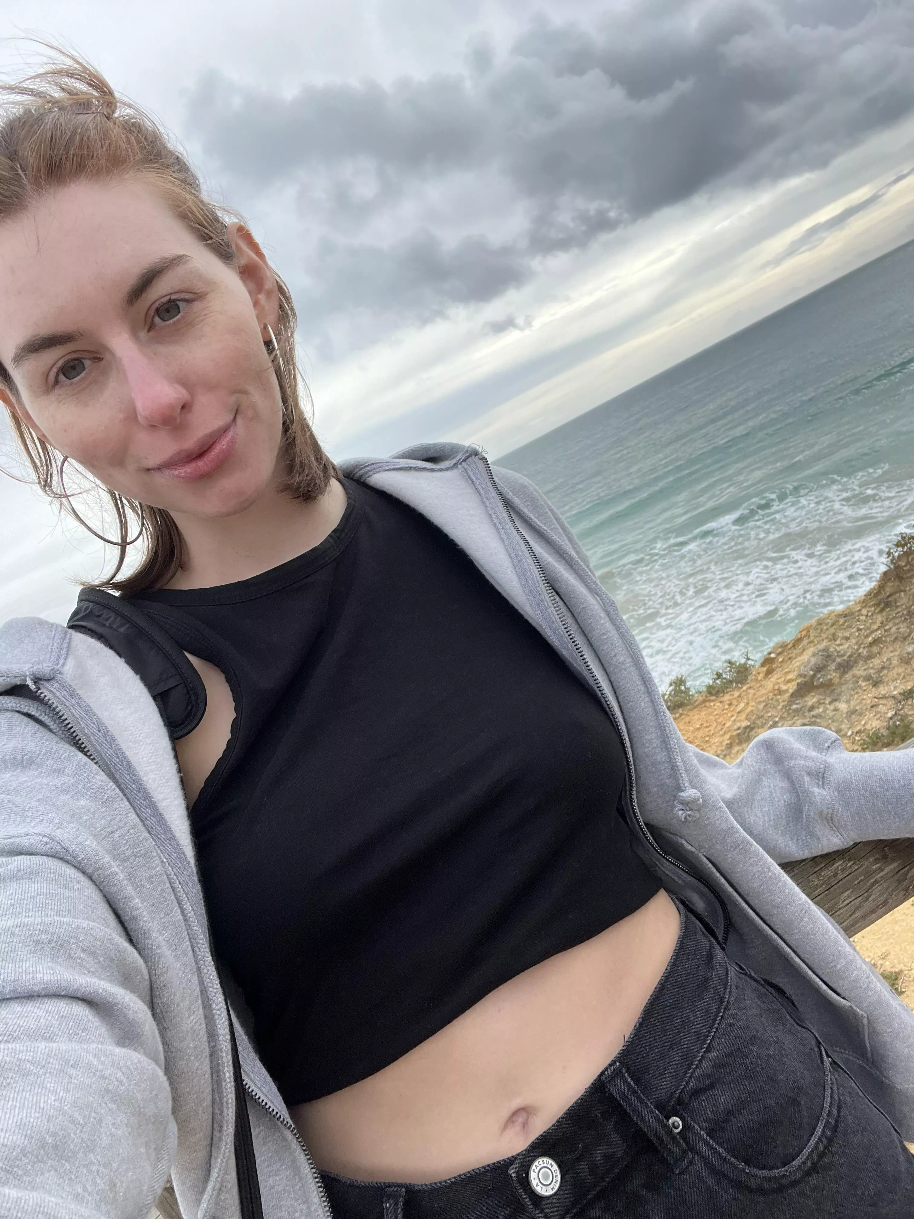 Took a pic at the beach :). A bit cold!