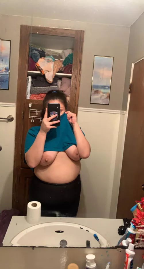 took a quick pic while i was cleaning up today<3