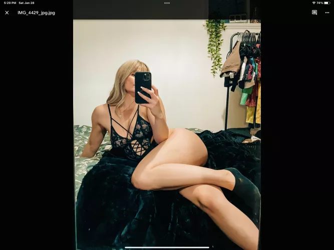 Upvote if you would let me sit on you [domme]