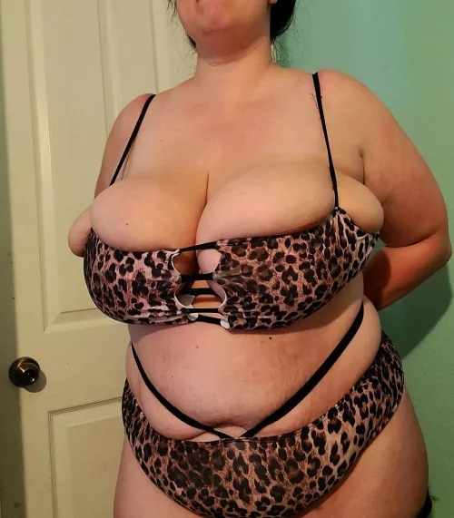 Wanna see more of mommy's milkers?