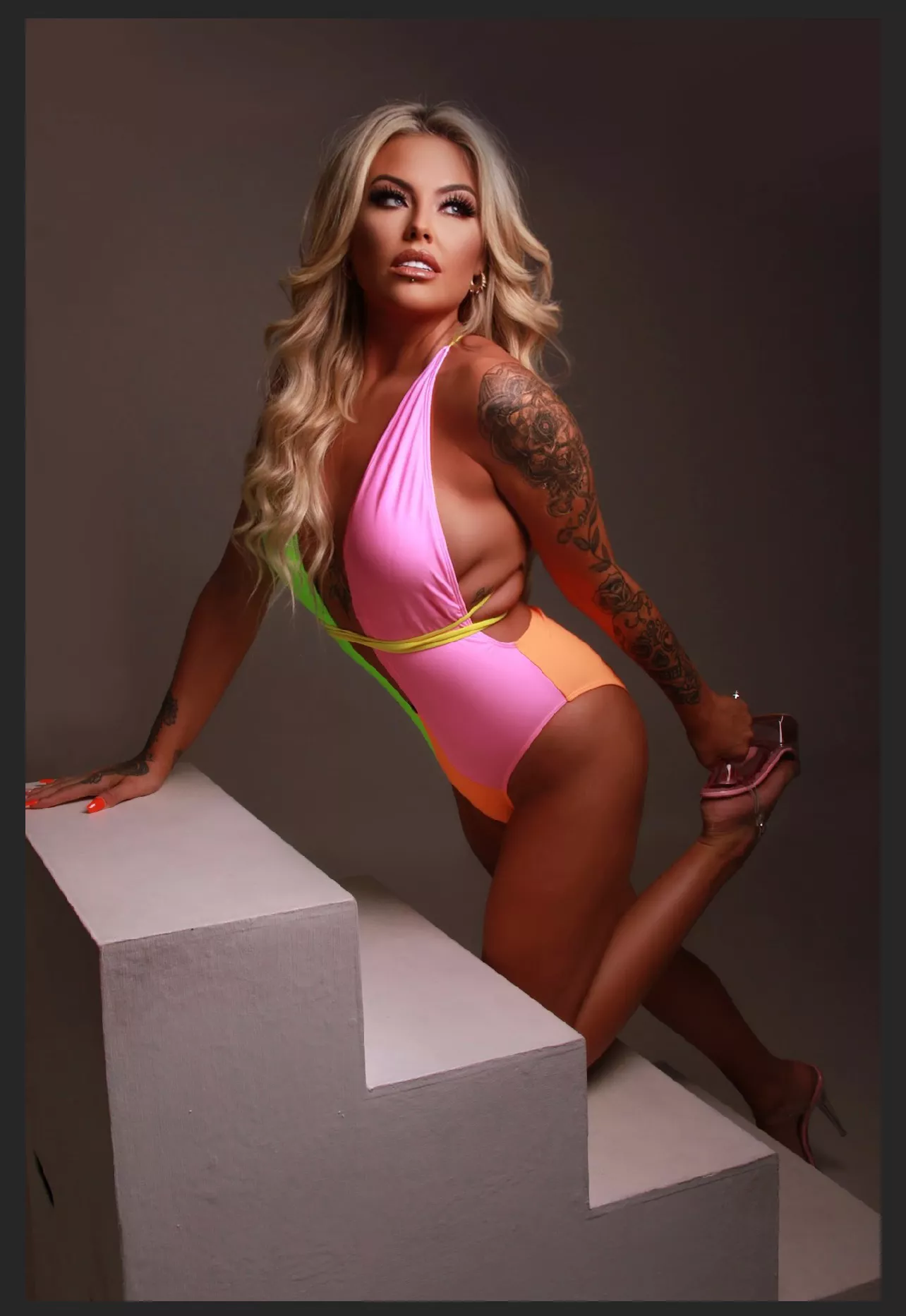 Will you go to the beach together with this bitch?