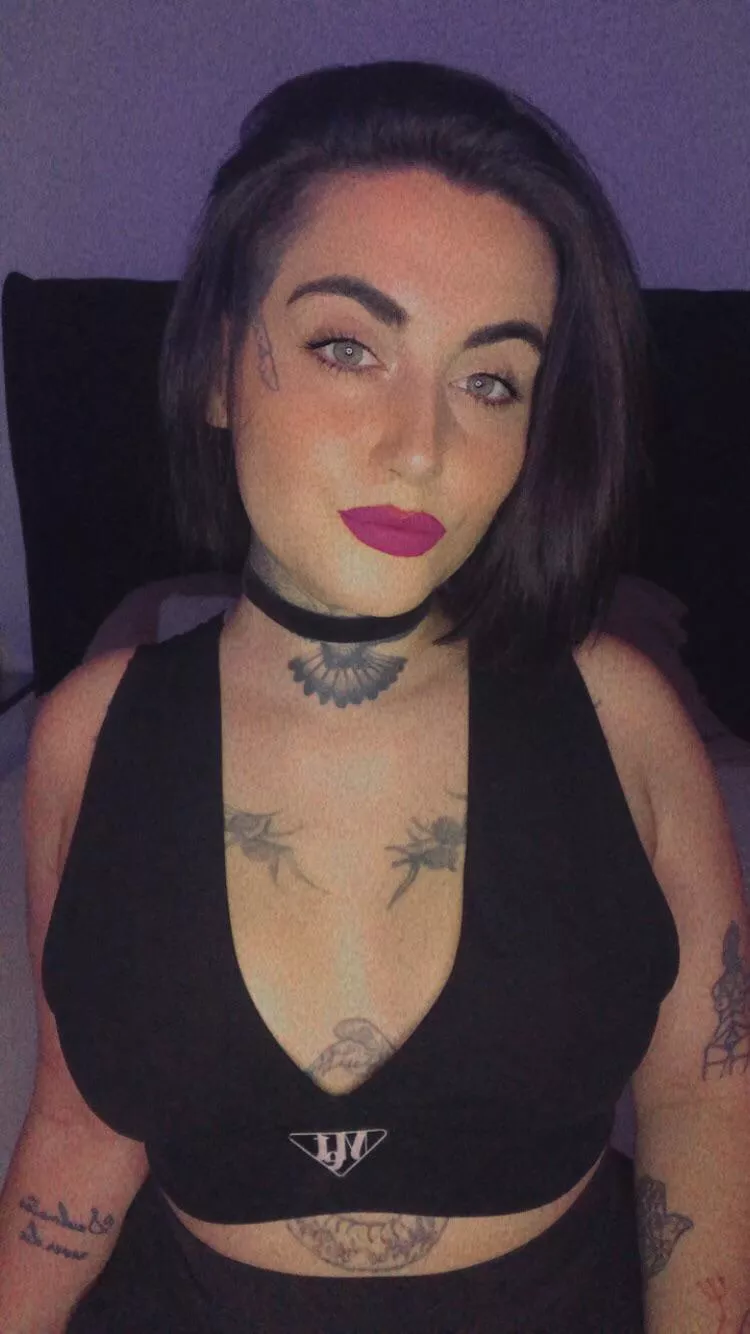 Would you let curvy goth teacher fullfil your fantasies?