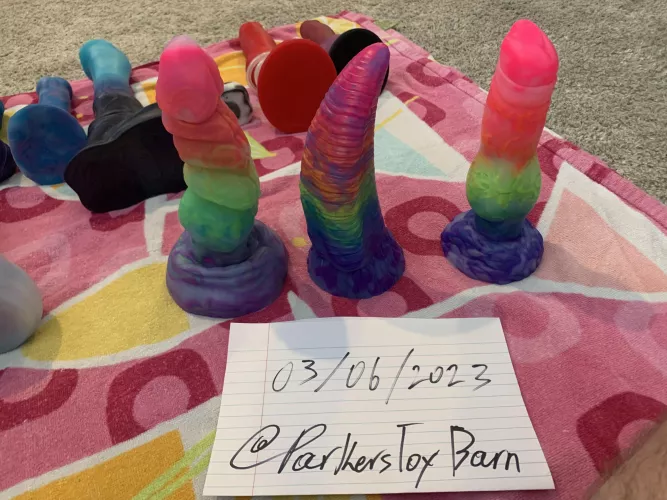 WTS Bad Dragon Auroras! Shoot me an offer if interested. Thank you.
