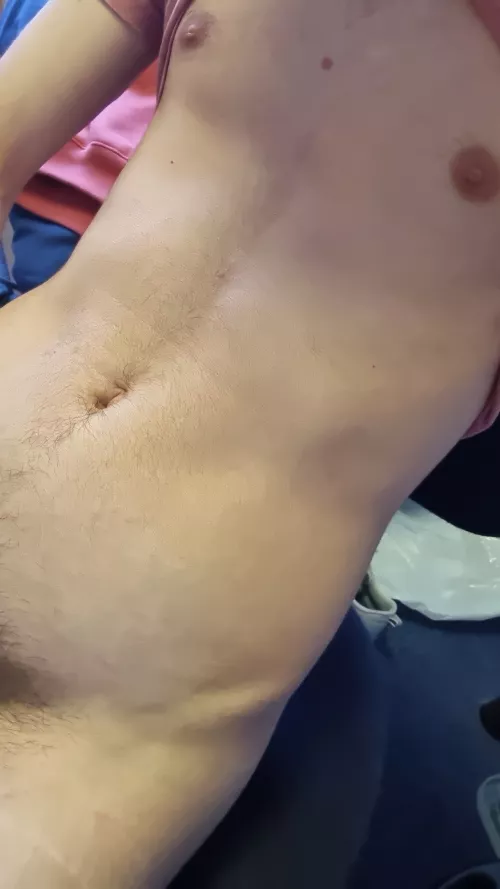 20 m looking for someone to guess and compare mine and my friends' penis sizes Dm me if you're interested. I'm into sph btw x