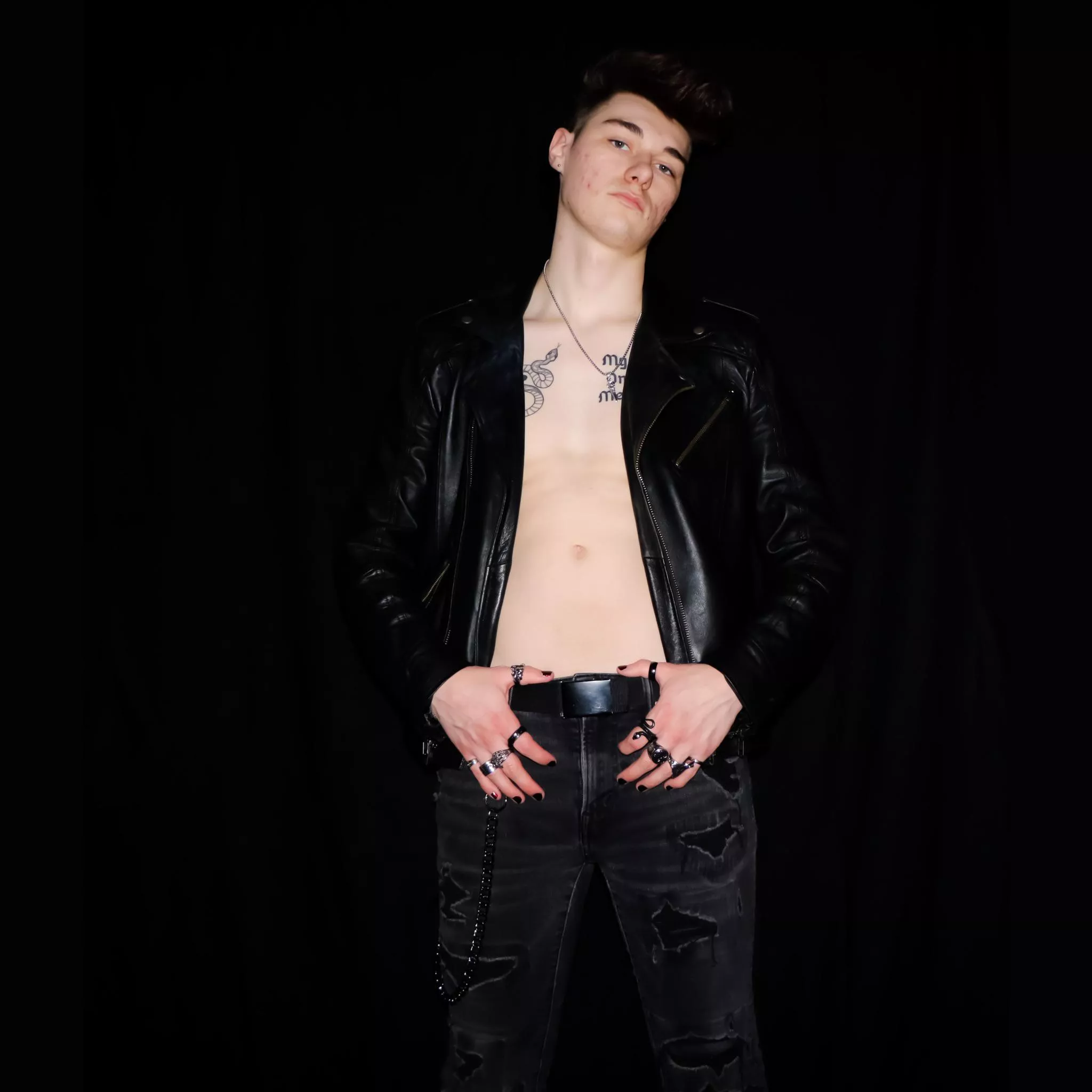 20 year old tatted bisexual guy with an 8.5” cock! I have B/G, B/B, and solo content available along with customs, ratings, and bundles! DM to purchase