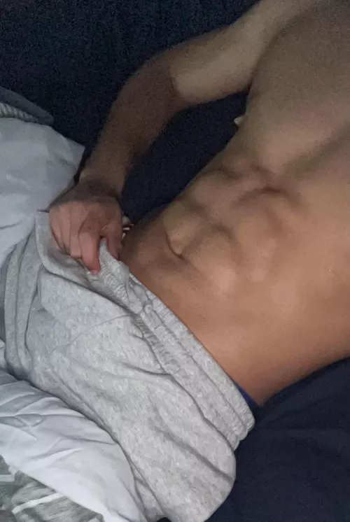 23 str8 curious & stoned. mostly into white guys (skinny-dadbod). must send face and asl. USA🇺🇸ONLY. SC👻: JOCCDUP3