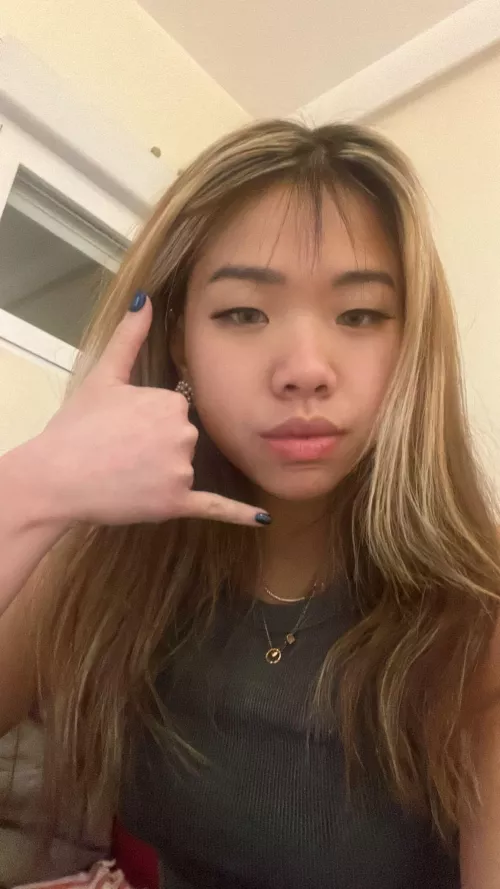 23F petite… how do I look?