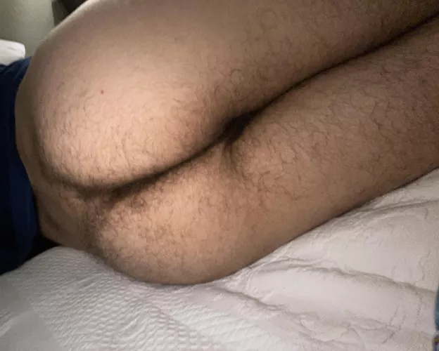 25 bi, need a fit top to take control and make me blow my 7 day load.. hmu benglg96