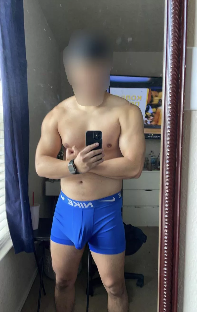 26M DMs open. Slide in the DMs and ask for the snap, might even show face