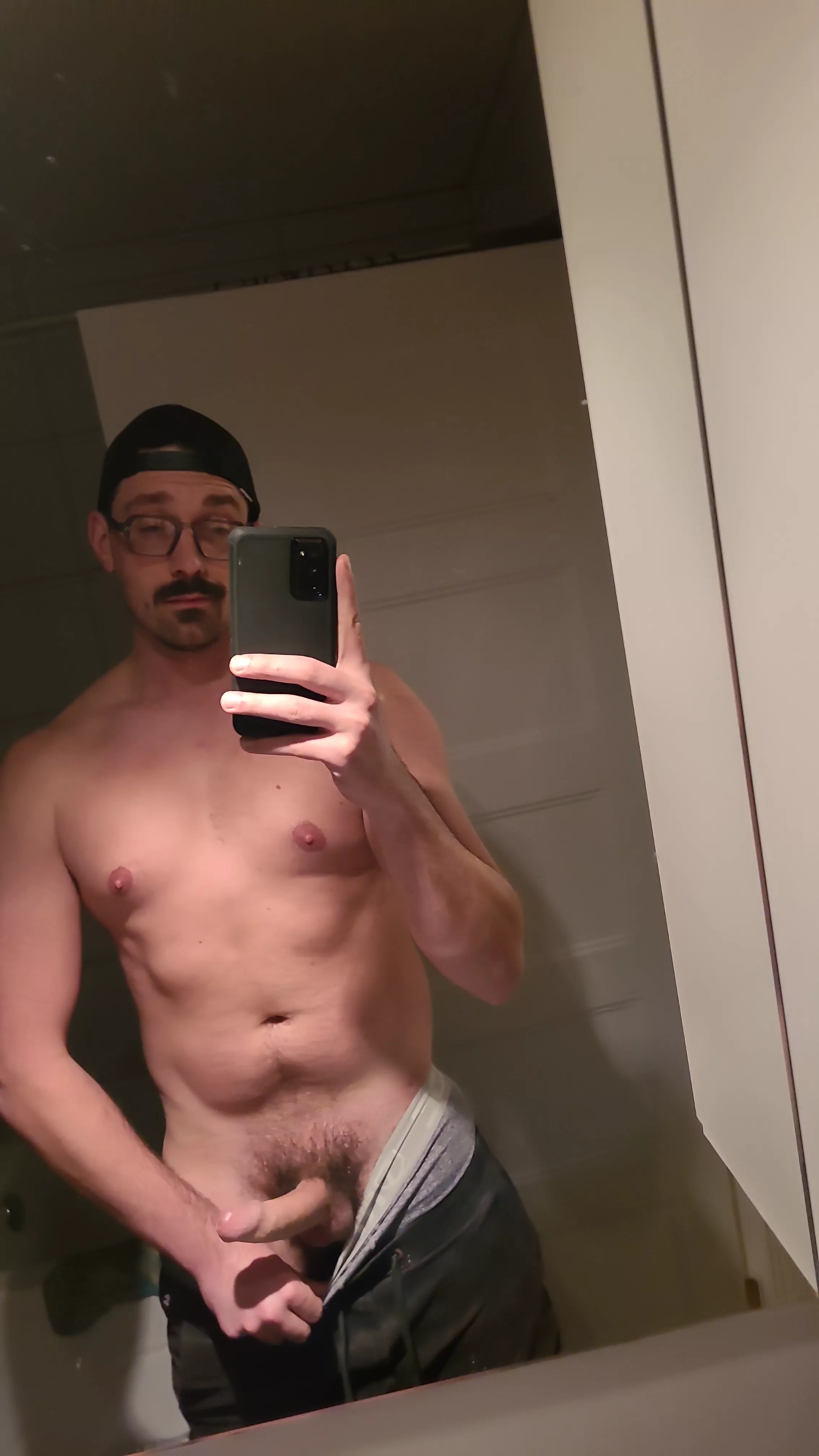 29 Canada, be hot, show face, xlink01