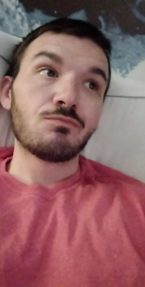 31yrs young, hmu if you want a friend! have a great day!