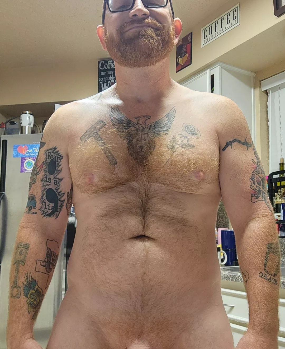 [42] Daddys naked in the kitchen