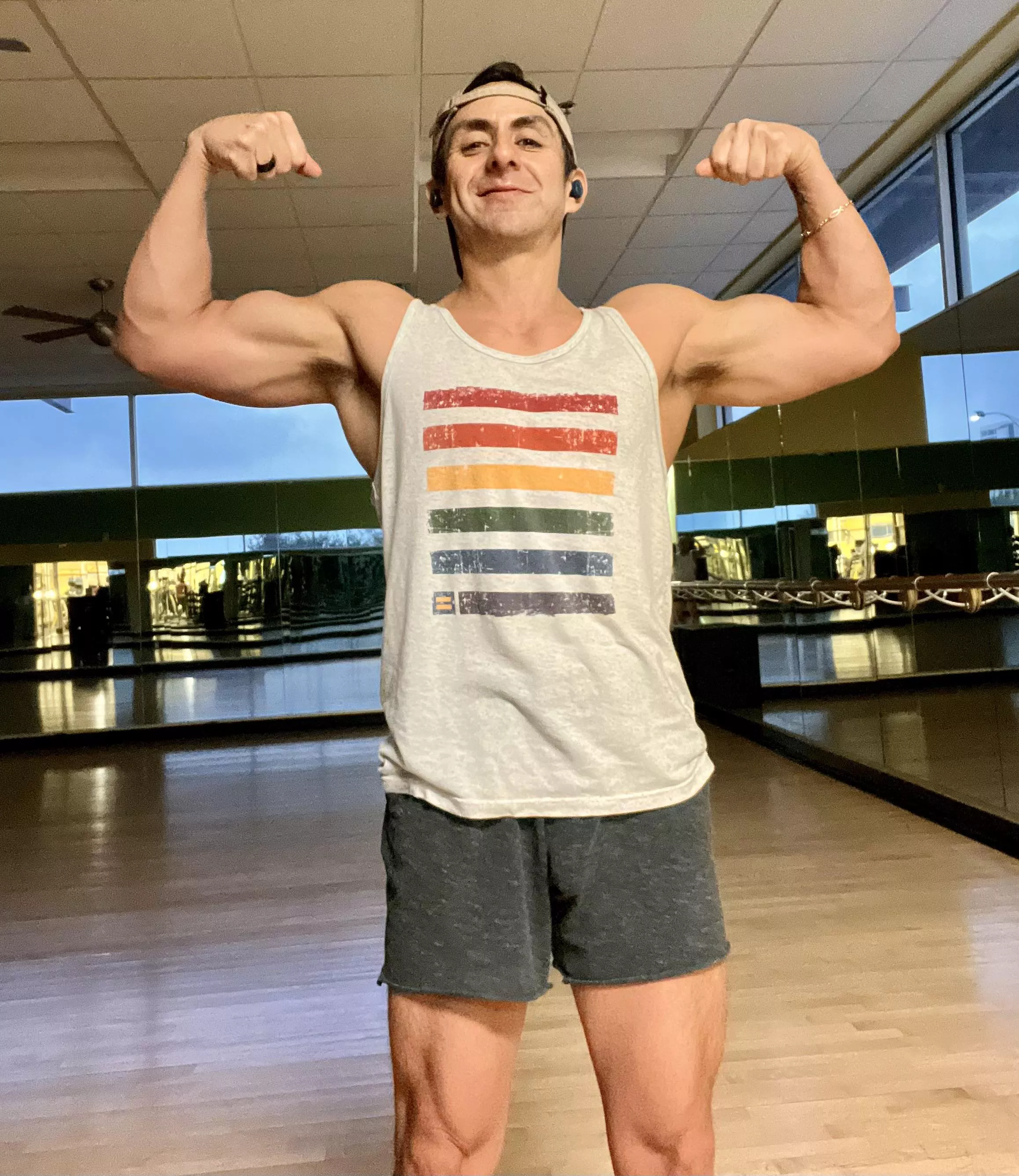 Am I giving big, gay, dad vibes? Hahaha I hope you find joy in all the little things today. Happy Friday junior!