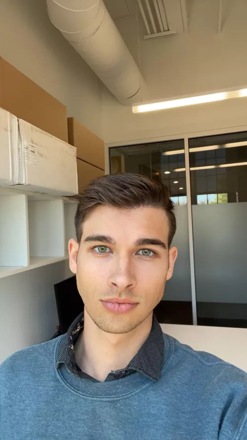 Another day stuck in the office while it’s beautiful outside 🙄