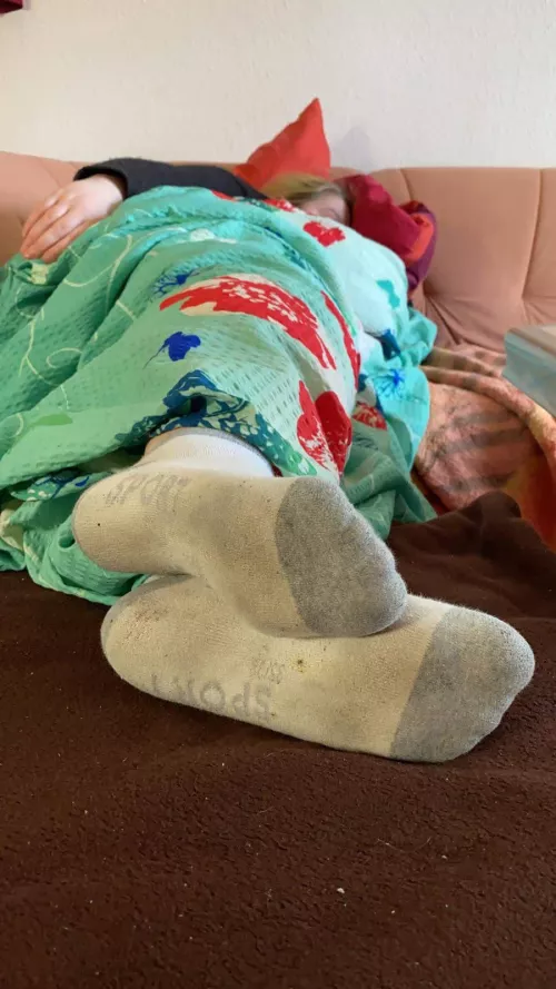 Do you also like stinky socks that are completely sweaty? 🫣 When I take a nap, there's a lot to admire. [Female] [OC]