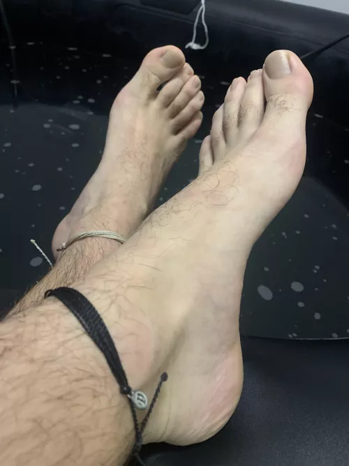 How do we feel about anklets here? 👀