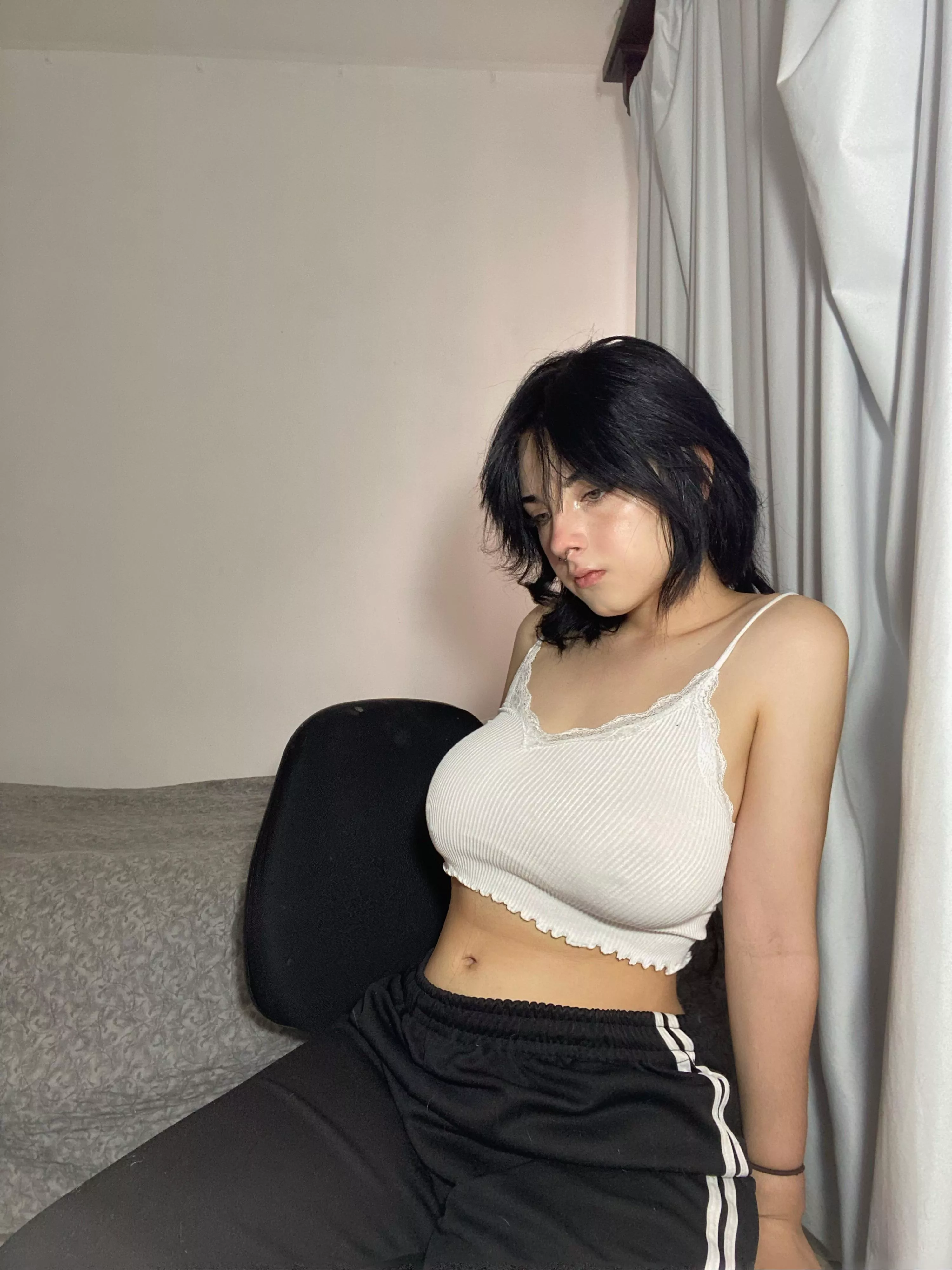 I hope you’re having a good day🖤its almost friday✨