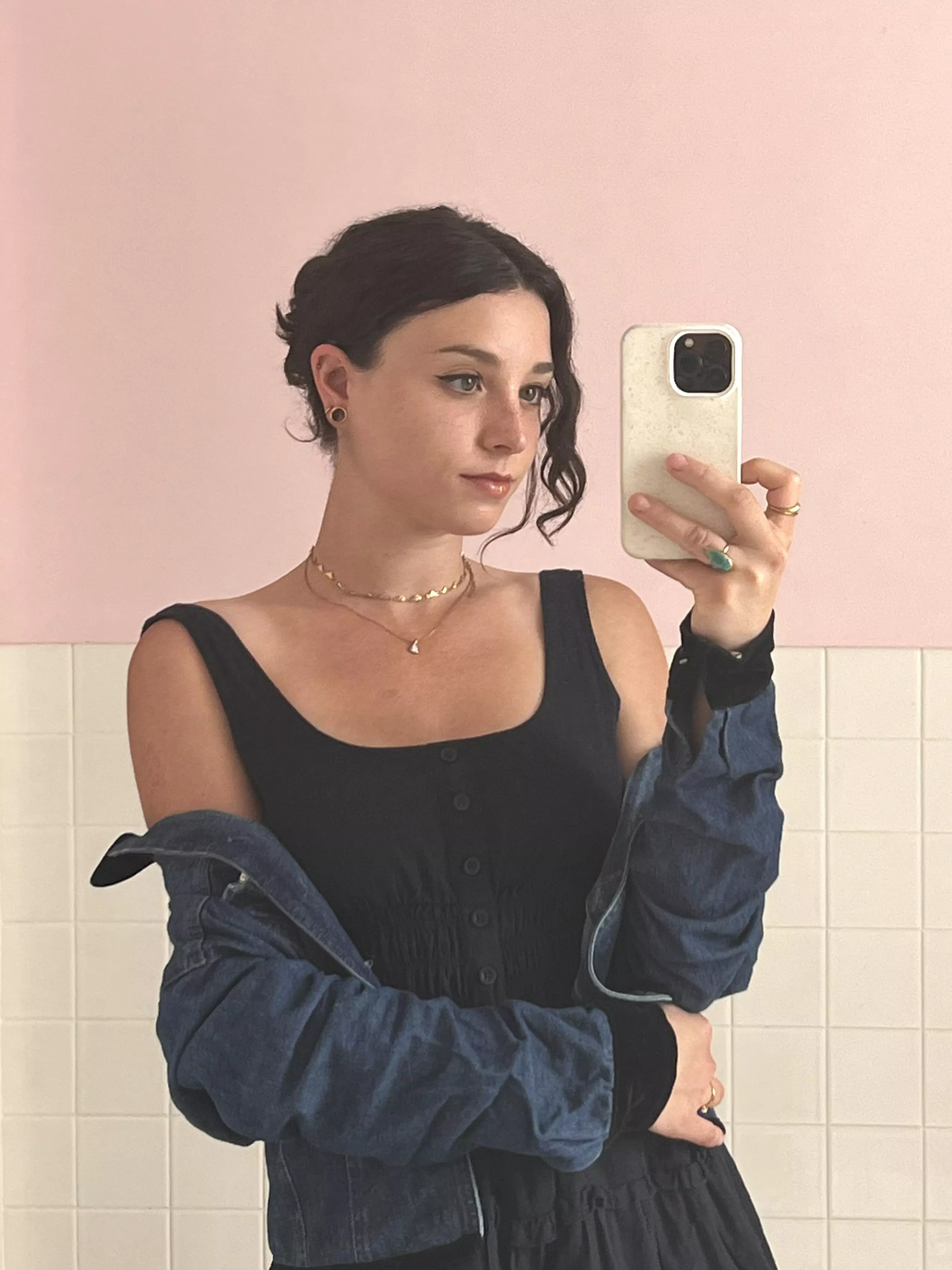 I love wearing my hair up 💞