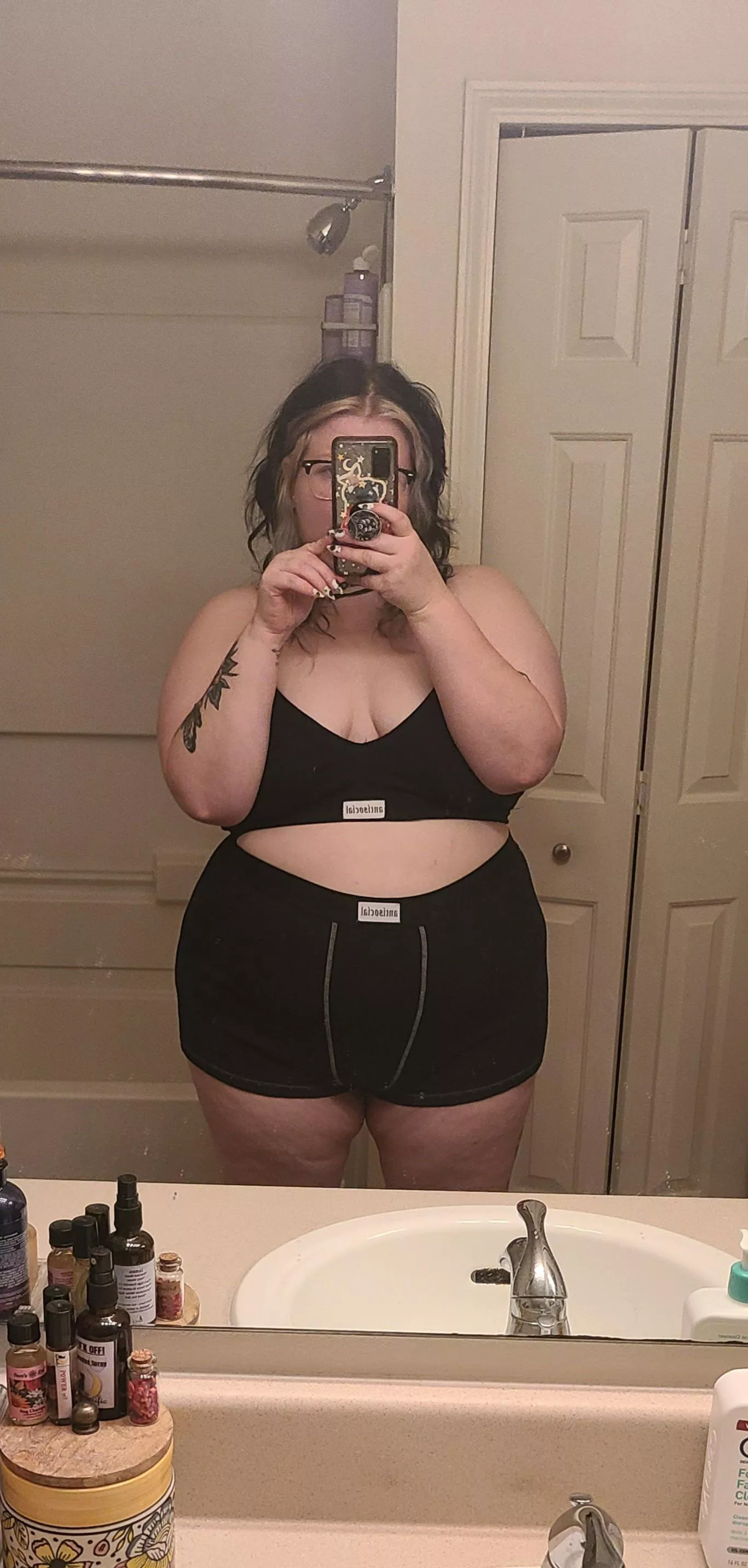 I'm still alive 😎 I deleted my other account 💖