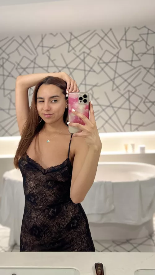 I’m waiting to play with you and have some fun 🥹 [f21]