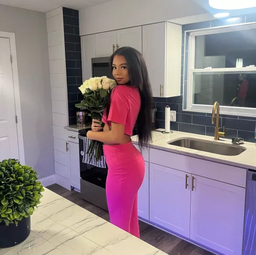 Lightskin Lover IUTR