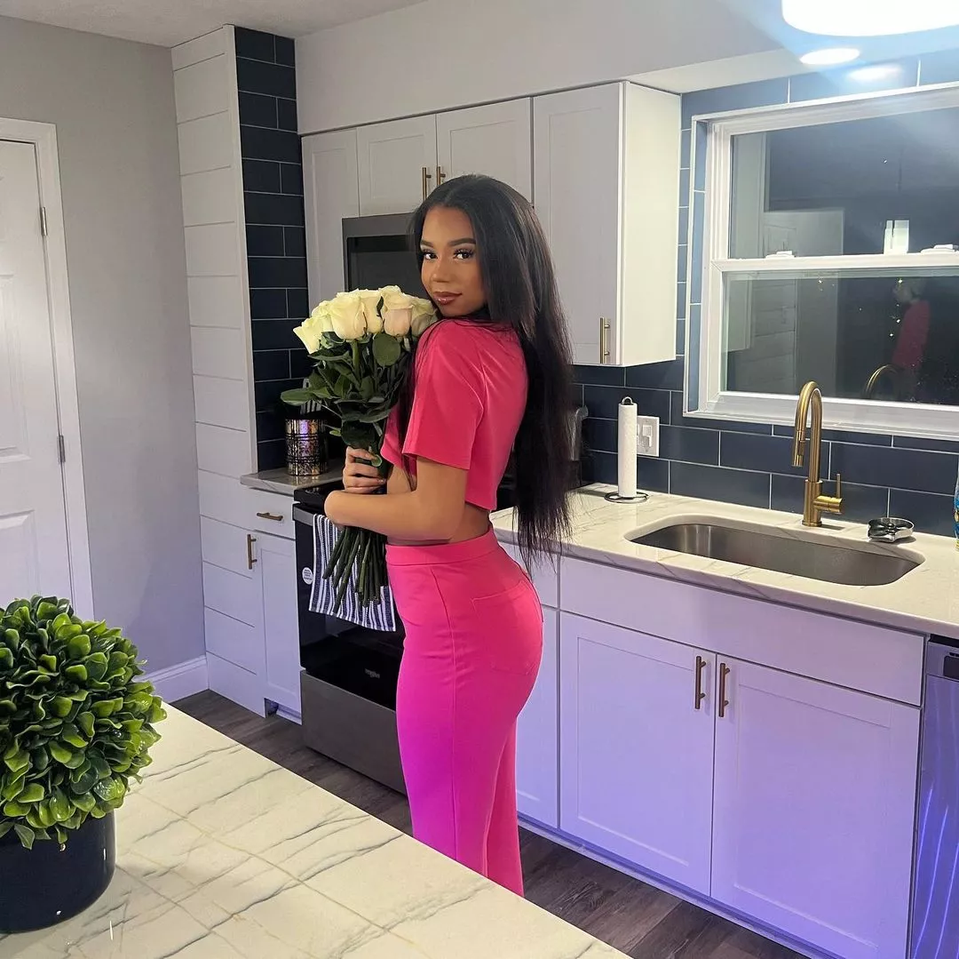 Lightskin Lover IUTR