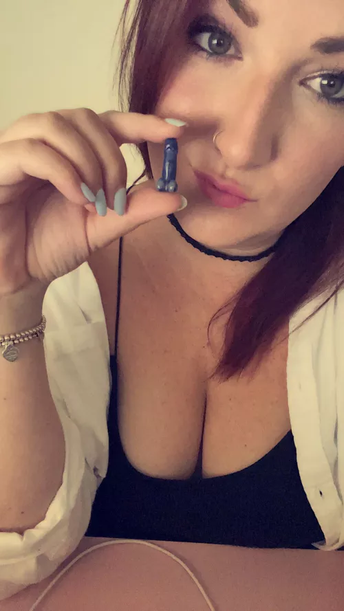 Ohhh what’s this I see? A beta baiting his embarrassing little noodle to hot mean women on Reddit again? Typical 😏 [Domme]