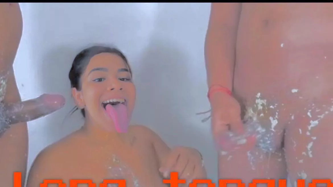 Stefanny long tongue 👅