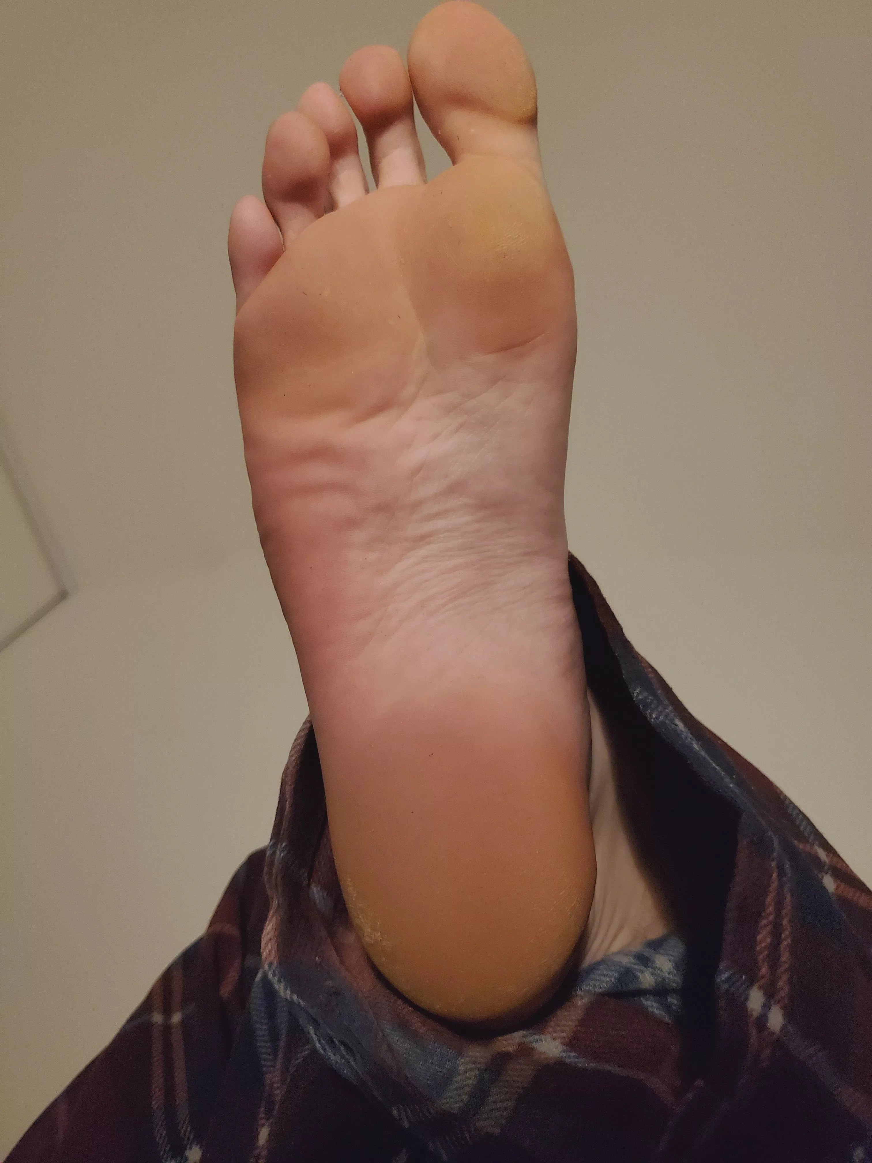 Such colorful feet haha! How would you describe the teint of my soles? 🤔