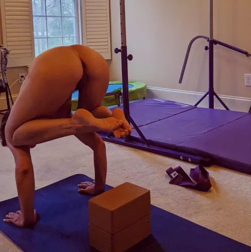 using my blocks as a tool to work on crane pose