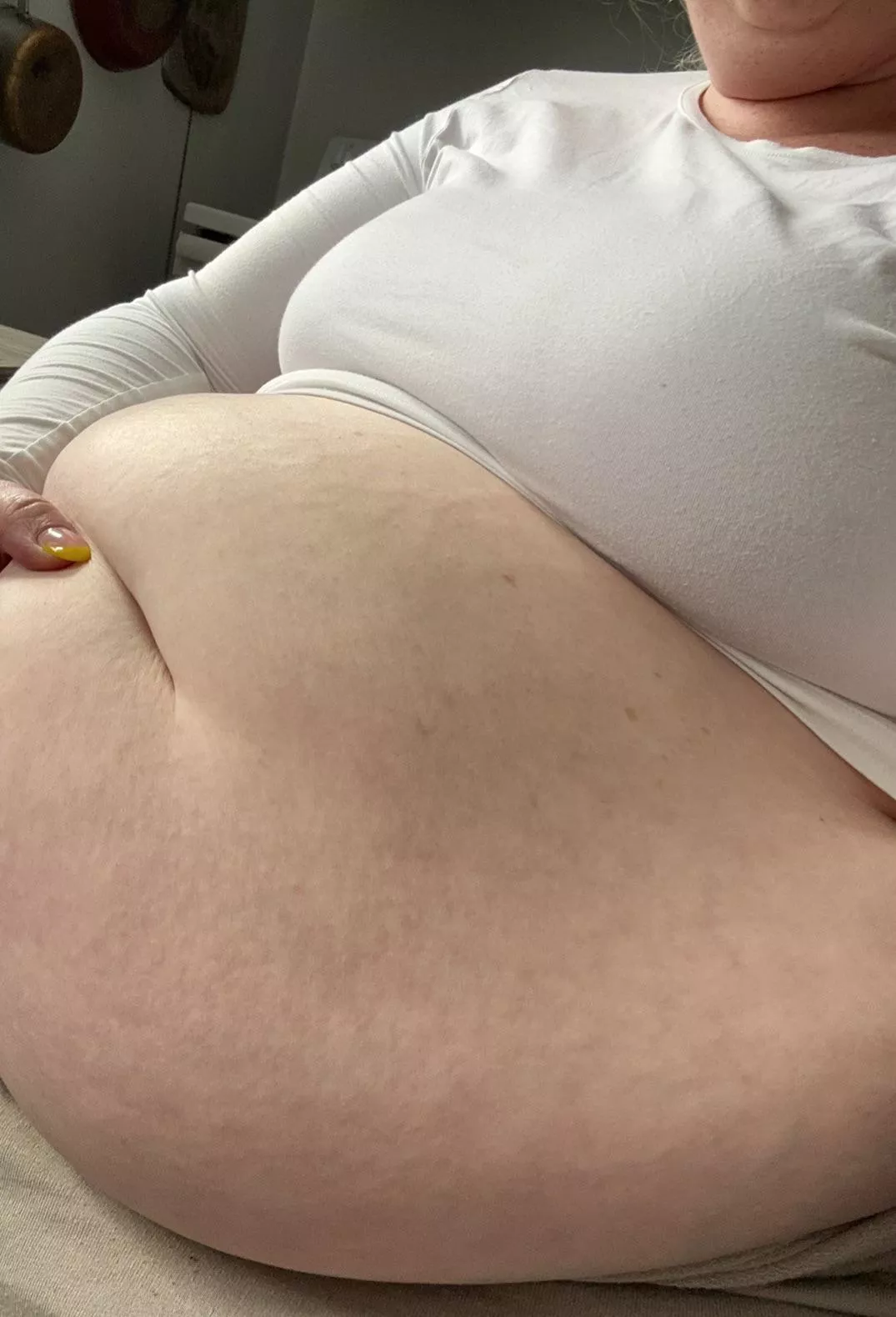 Vacation was good to the belly 🥵 😈