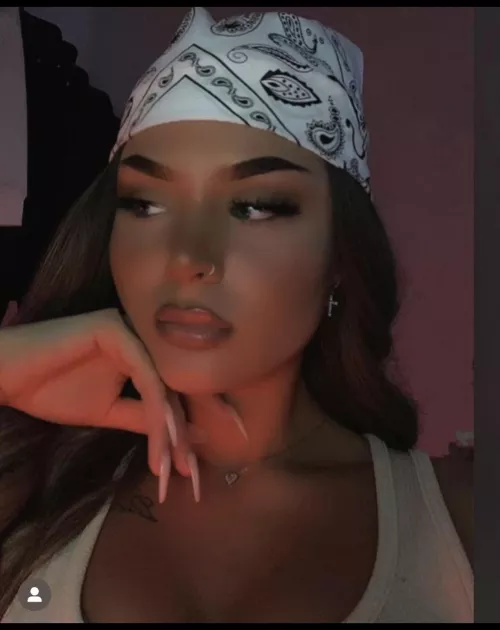 Wer sie mit vollgespritztem Gesicht zeigt bekommt weitere Unterwäsche pics von ihr🥵