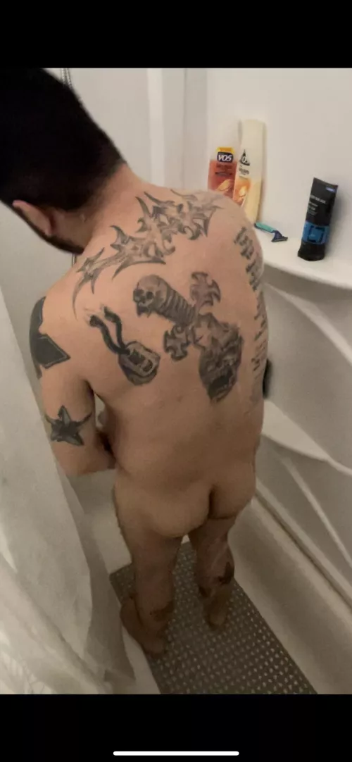 Who’s washing my back?