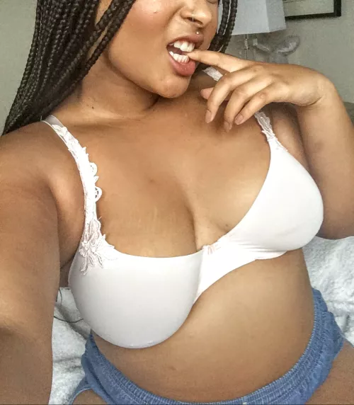 (19) Sorry, BWC only for these lips, leave a like if you can help out 😈