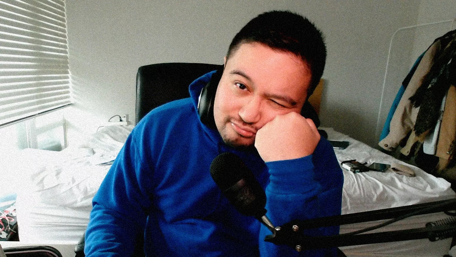 29 PST PC player looking for new friends to play with~! 😊