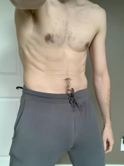 31 M hung/thick but looking to be outsized and bullied by a guy with a bigger cock (8”+). 21+ only, send asl. Snap: longwest23