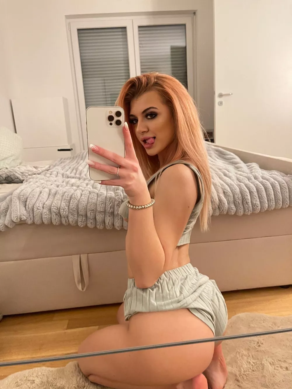 a nice shorts in which my ass looks sweet