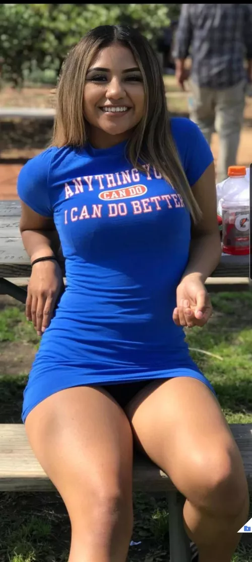 anyone know who this hottie