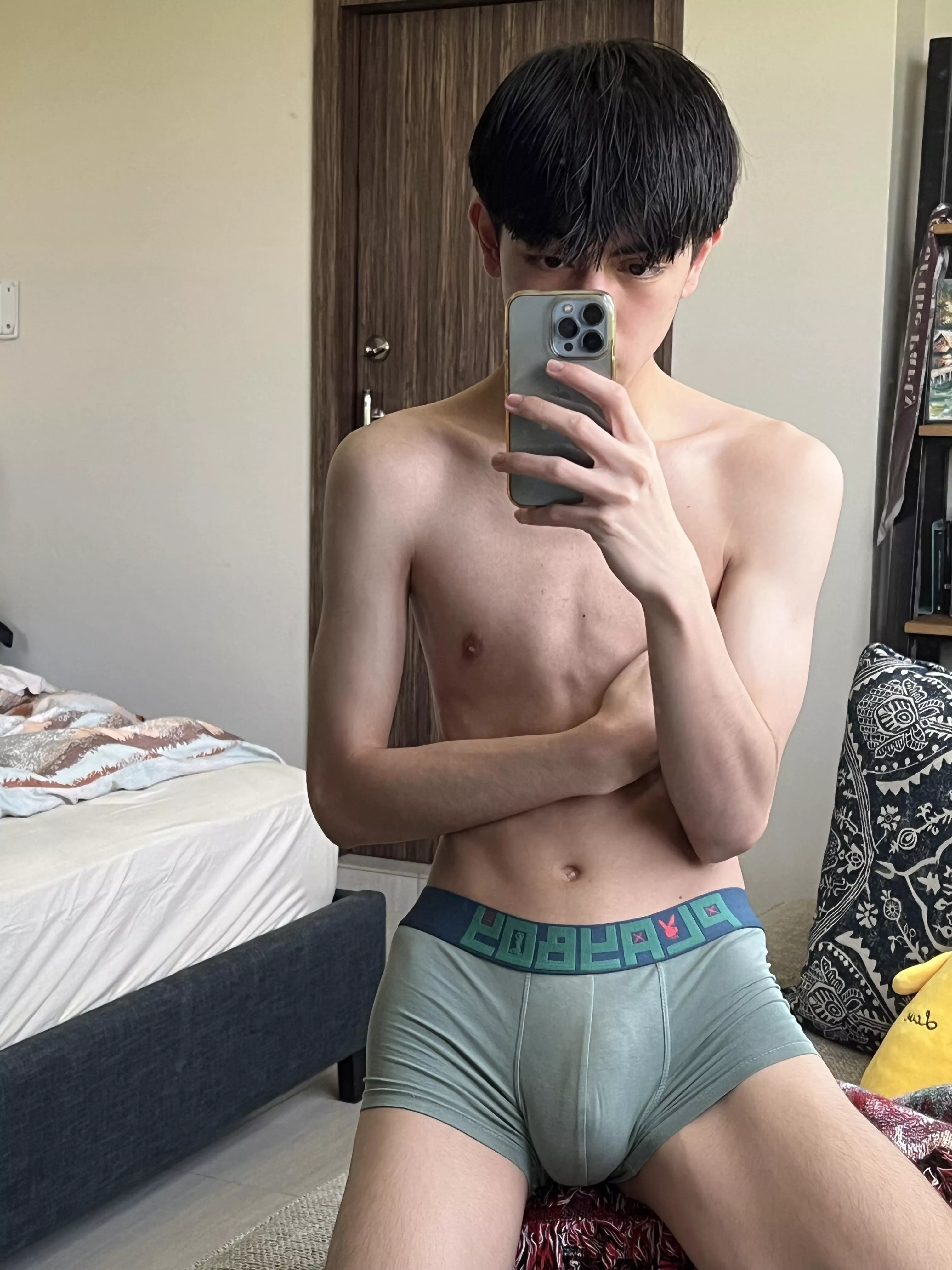 anyone wanna play with me ;)