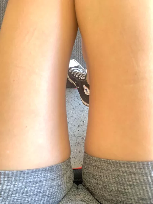 Converse and a thigh gap!